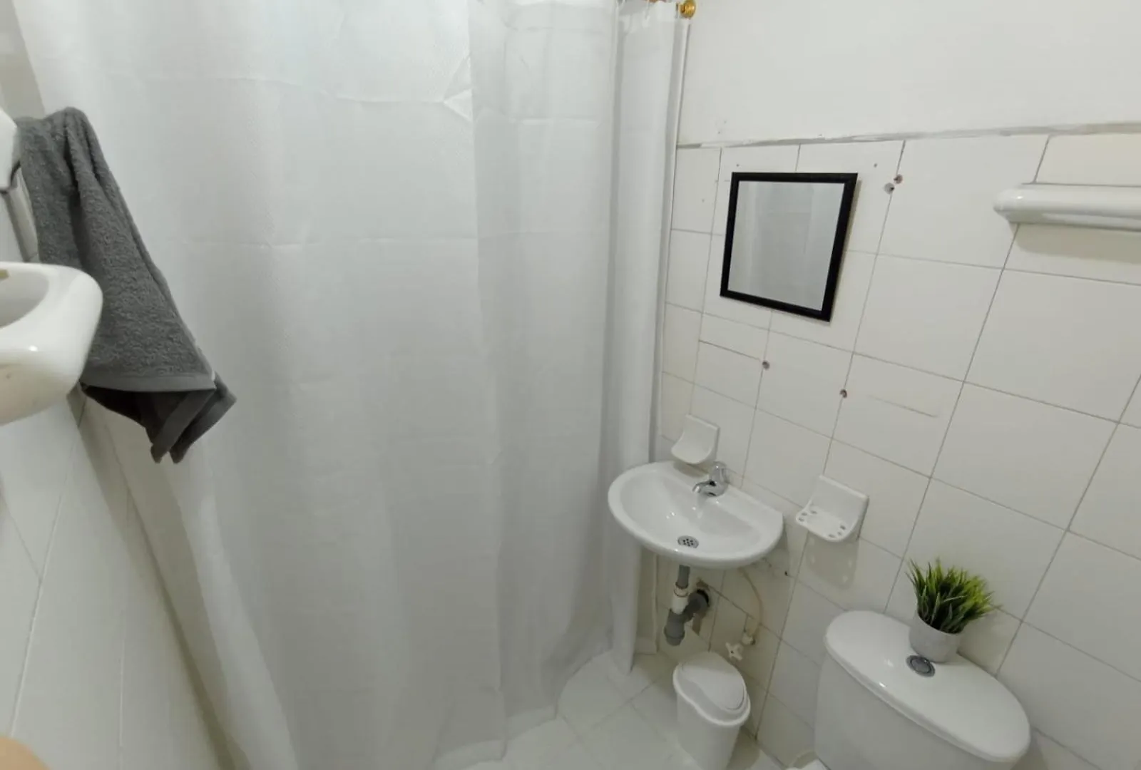 Konukevi Habitaciones Con Bano Privado Coliving Central Cerca A Plaza Mayor Cerro Nutibara Unicentro Medellín